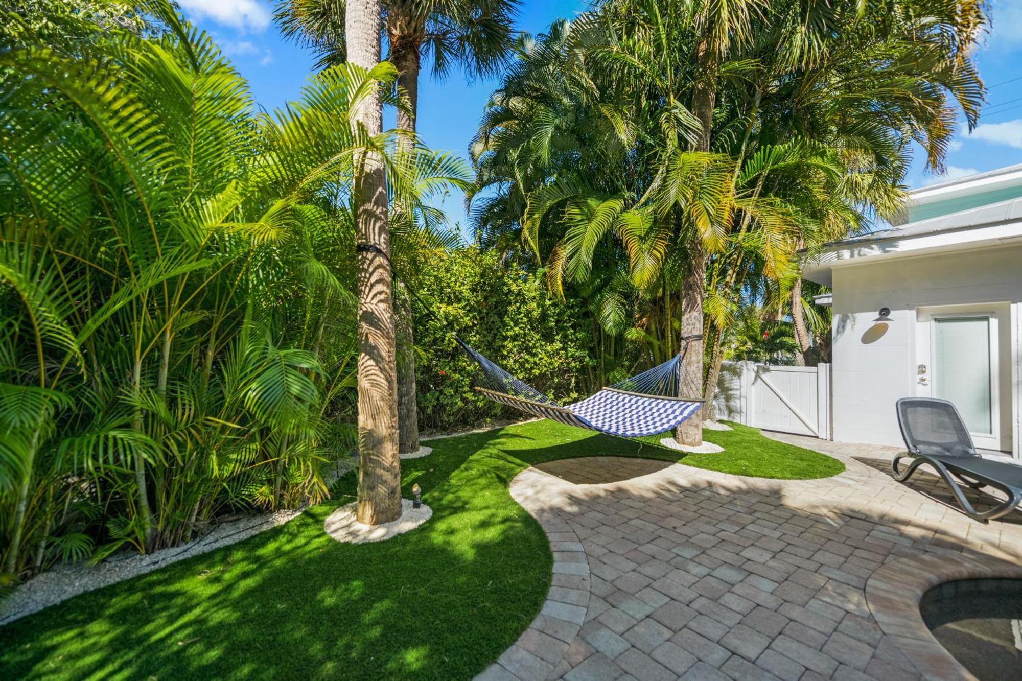 Sandy Pants - Designer Beach Chic Home Steps To Beach Backyard Oasis W Heated Pool 安娜玛丽亚 外观 照片